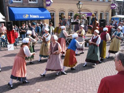 Optreden op de markt, Brabant Leven